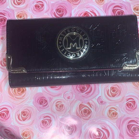 METROCITY wallet. EUC - Picture 1 of 13